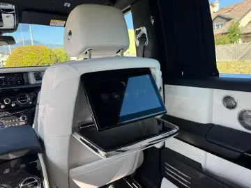 ROLLS-ROYCE PHANTOM EXTENDED   571 CP