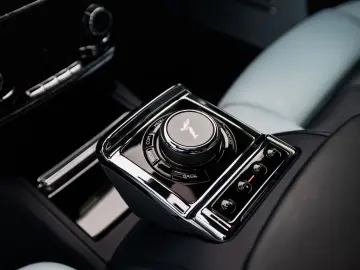 ROLLS-ROYCE PHANTOM SWB   V12 6.6 BI-TURBO   563 CP