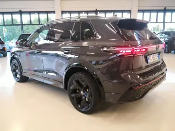 VOLKSWAGEN TIGUAN R-LINE eHYBRID
