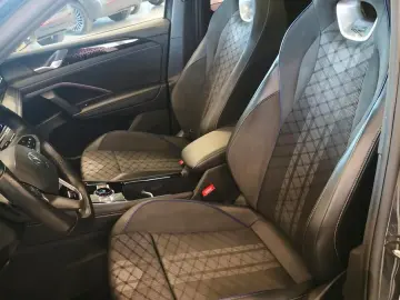 VOLKSWAGEN TIGUAN R-LINE eHYBRID