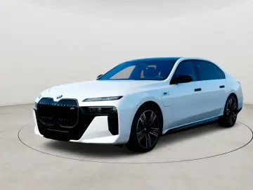 BMW 760e xDrive PANO BOWERS WILKINS