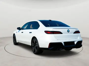 BMW 760e xDrive PANO BOWERS WILKINS