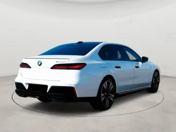 BMW 760e xDrive PANO BOWERS WILKINS