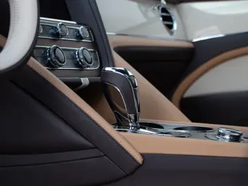 Bentley Bentayga EWB Artenara MY 2027