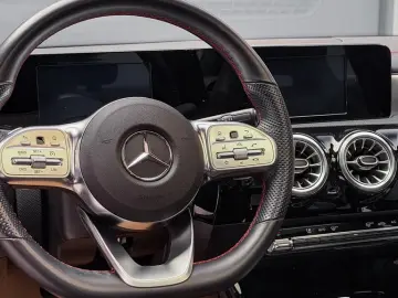 Mercedes-Benz CLA 180 COUPE AMG