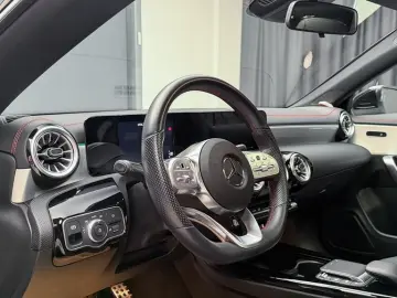 Mercedes-Benz CLA 180 COUPE AMG