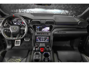 LAMBORGHINI URUS S V8 666 CP AKRAPOVIC CARBON
