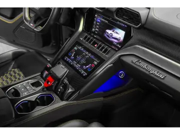LAMBORGHINI URUS S V8 666 CP AKRAPOVIC CARBON