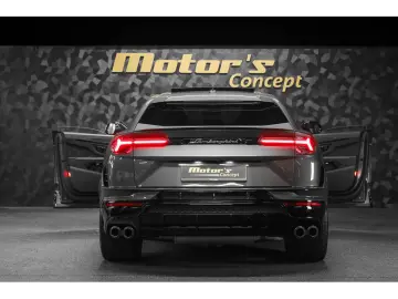 LAMBORGHINI URUS S V8 666 CP AKRAPOVIC CARBON
