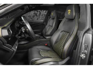 LAMBORGHINI URUS S V8 666 CP AKRAPOVIC CARBON