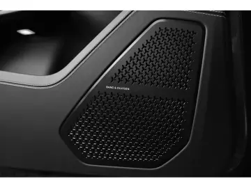 LAMBORGHINI URUS S V8 666 CP AKRAPOVIC CARBON