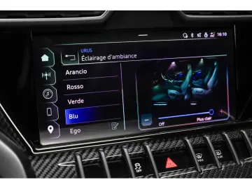 LAMBORGHINI URUS S V8 666 CP AKRAPOVIC CARBON