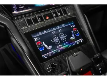 LAMBORGHINI URUS S V8 666 CP AKRAPOVIC CARBON
