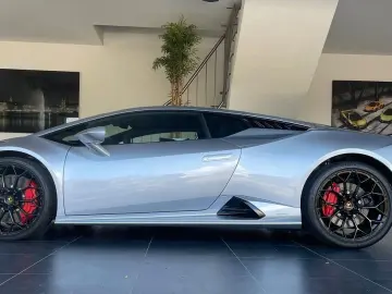 LAMBORGHINI HURACAN TECNICA LIFT CARBON SEATS GARANTIE 1HAND