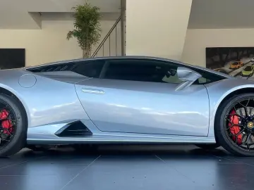 LAMBORGHINI HURACAN TECNICA LIFT CARBON SEATS GARANTIE 1HAND