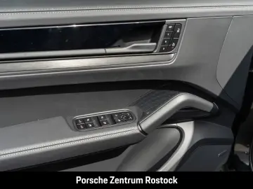 Porsche Cayenne Coupe Black Edition InnoDrive LED matrix