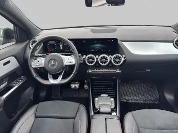 MERCEDES-BENZ GLA 250 Sportpaket El. Panodach Panorama Navi