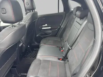 MERCEDES-BENZ GLA 250 Sportpaket El. Panodach Panorama Navi