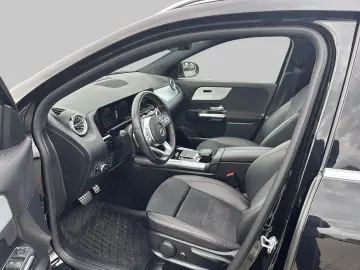 MERCEDES-BENZ GLA 250 Sportpaket El. Panodach Panorama Navi