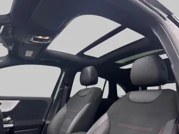 MERCEDES-BENZ GLA 250 Sportpaket El. Panodach Panorama Navi