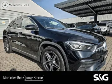MERCEDES-BENZ GLA 250 4M AMG Panoschieb. LED AHK RüKam 19