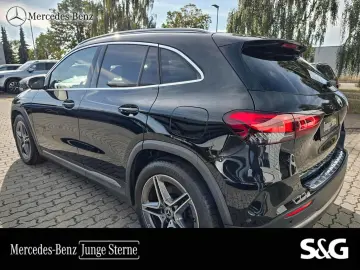 MERCEDES-BENZ GLA 250 4M AMG Panoschieb. LED AHK RüKam 19