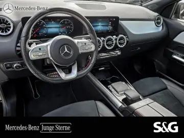MERCEDES-BENZ GLA 250 4M AMG Panoschieb. LED AHK RüKam 19
