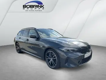 BMW 320 d xDrive Touring M Sport Pano Lenkradh. LED