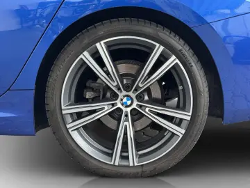 BMW 320dA xDrive Tour. M Sport LiveCock.Standh.AHK.