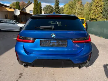 BMW 320 3 Touring 320 d xDrive M Sport Portimao Blau