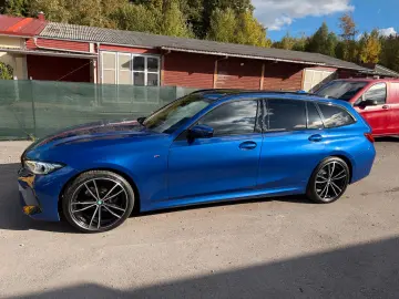 BMW 320 3 Touring 320 d xDrive M Sport Portimao Blau