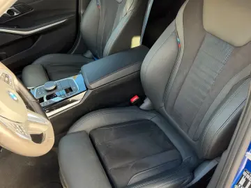 BMW 320 3 Touring 320 d xDrive M Sport Portimao Blau