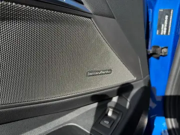 BMW 320 3 Touring 320 d xDrive M Sport Portimao Blau