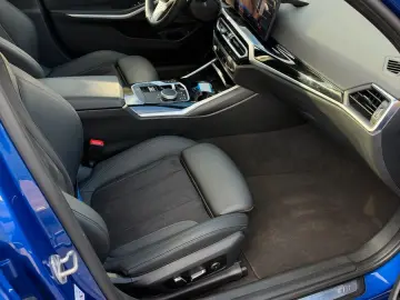 BMW 320 3 Touring 320 d xDrive M Sport Portimao Blau