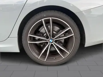 BMW 330 i xDrive Touring M Sportpaket HUD StandHZG P