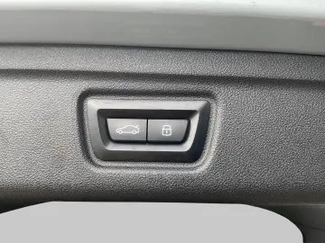 BMW 330 i xDrive Touring M Sportpaket HUD StandHZG P