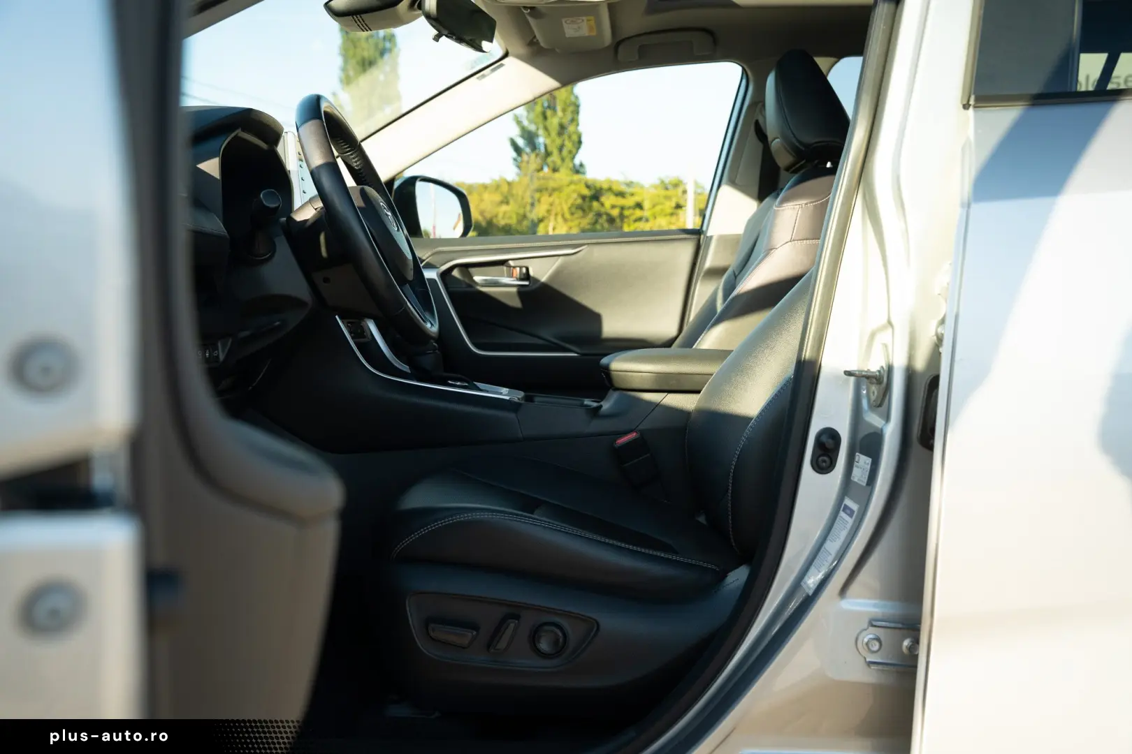 Toyota RAV4 2.5 Hybrid Luxury HSD E-CVT 4x4