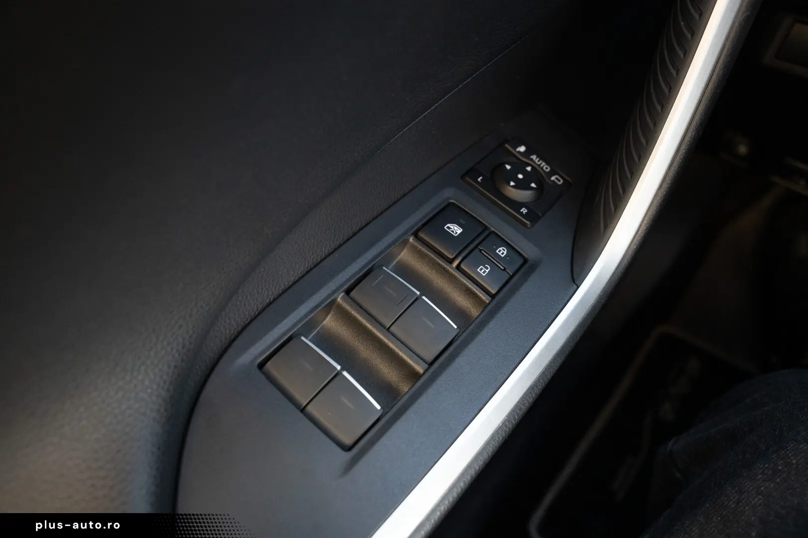 Toyota RAV4 2.5 Hybrid Luxury HSD E-CVT 4x4