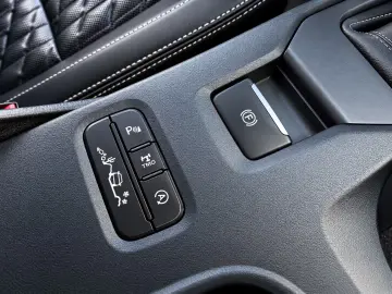 FORD RANGER PLATINUM 3.0 V6 – 4x4 AUTOMAT