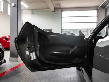 FERRARI SF90 STRADALE – ASSETTO FIORANO  CARBON  DAYTONA