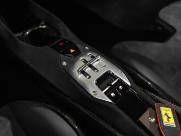 FERRARI SF90 STRADALE – ASSETTO FIORANO  CARBON  DAYTONA