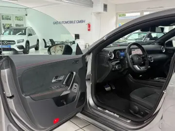 MERCEDES-BENZ CLA 200 AMG Line Night Standheizung Bu…
