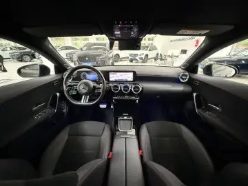 MERCEDES-BENZ CLA 200 AMG Line Night Standheizung Bu…