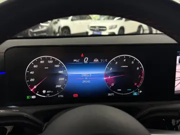 MERCEDES-BENZ CLA 200 AMG Line Night Standheizung Bu…