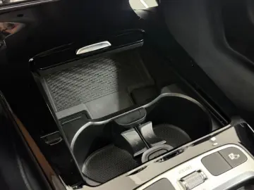 MERCEDES-BENZ CLA 200 AMG Line Night Standheizung Bu…