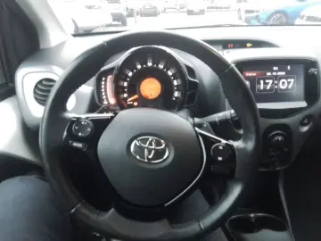 TOYOTA Aygo X-Play Automatik  Team-D CarPlay DAB Kamera