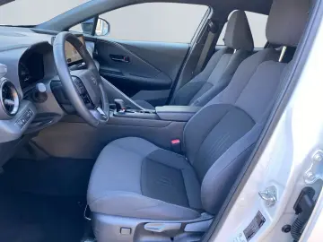 TOYOTA C-HR 1.8 Hybrid TeamD NAVI TECHNIK-PAKET PDC SHZ