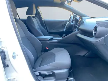 TOYOTA C-HR 1.8 Hybrid TeamD NAVI TECHNIK-PAKET PDC SHZ