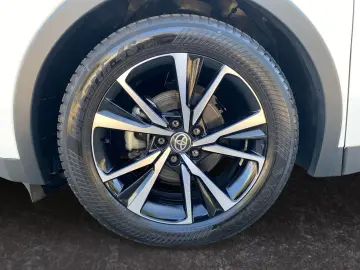 TOYOTA C-HR 1.8 Hybrid TeamD NAVI TECHNIK-PAKET PDC SHZ