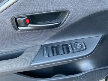 TOYOTA C-HR 1.8 Hybrid TeamD NAVI TECHNIK-PAKET PDC SHZ